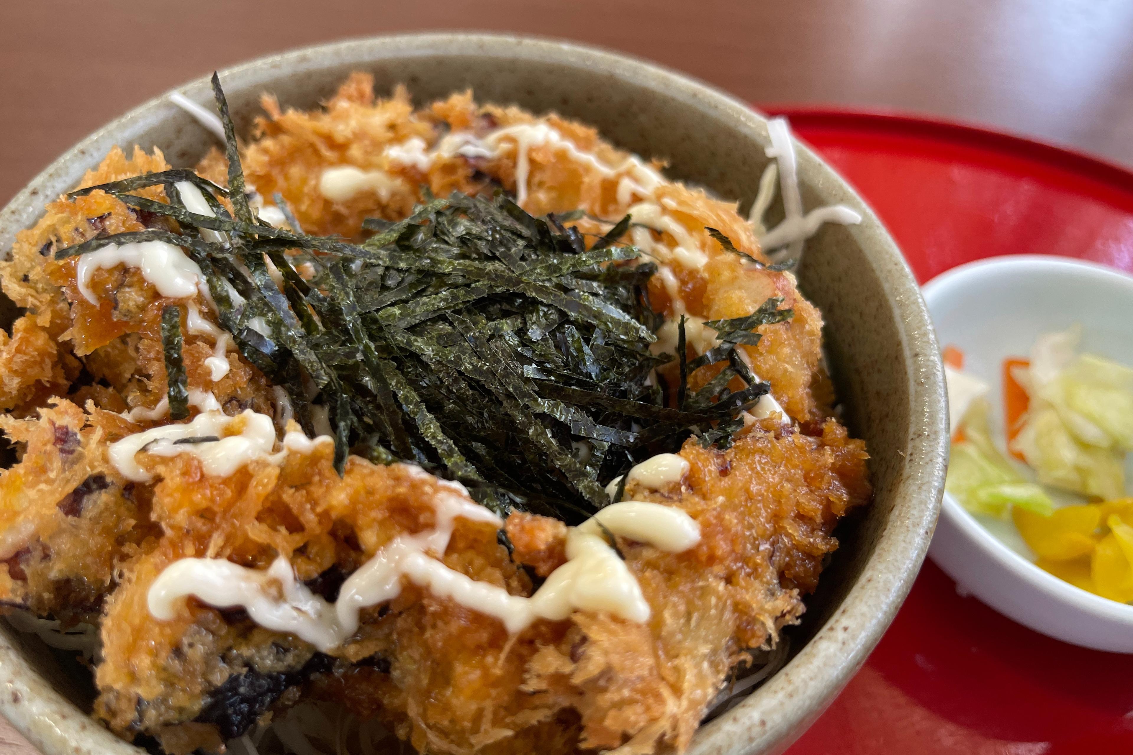 珠洲市の飲食業4店「グリル瀬戸」「レストラン浜中」「庄屋の館」「典座」 が共同で経営しているすずなり食堂をご紹介のメインビジュアル