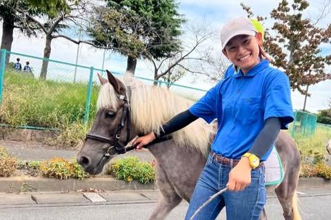プロジェクトメンバー紹介③：長谷川　麻衣　（オズ） ハーモニィセンター　小貝川ポニー牧場のメインビジュアル