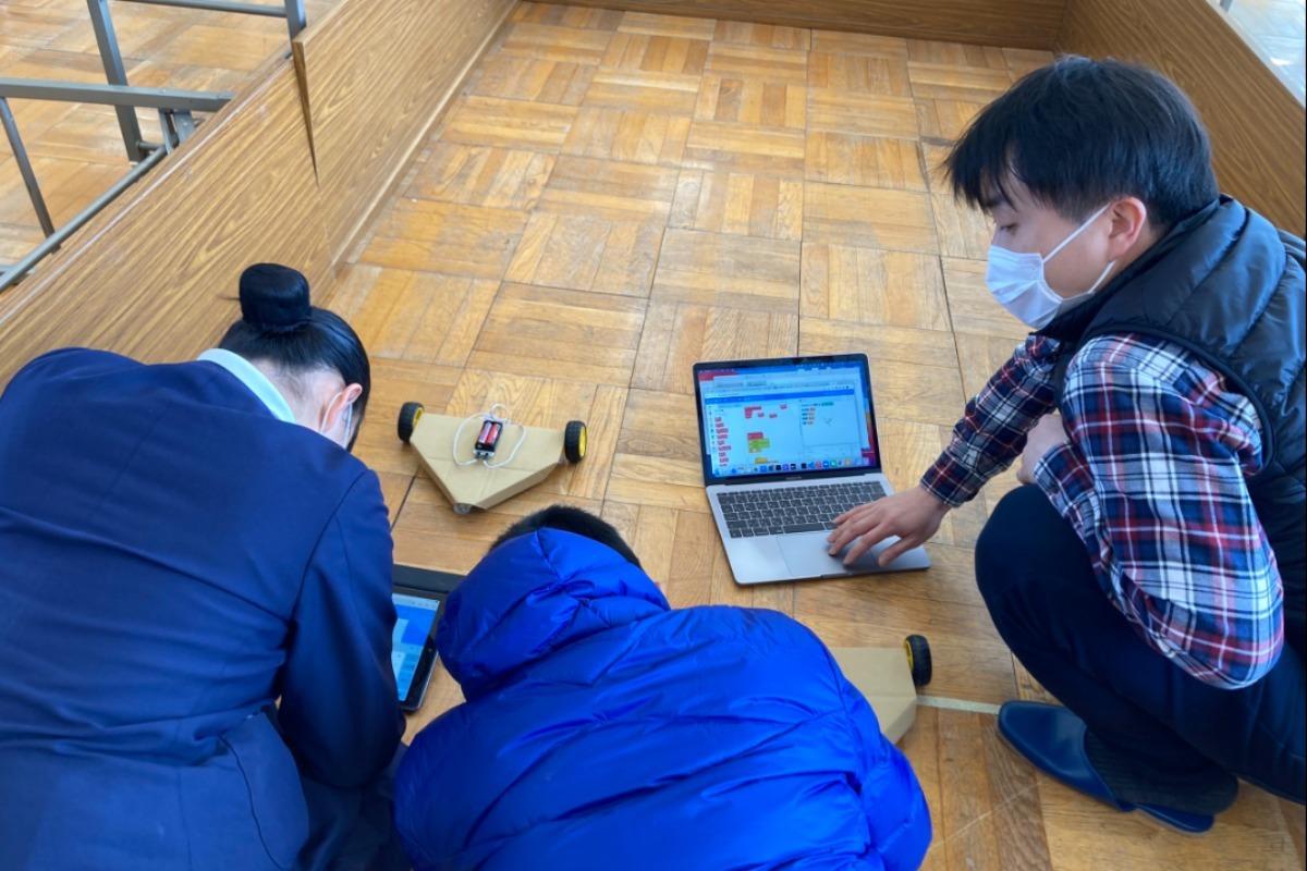 【児童たちの学び場】のメインビジュアル