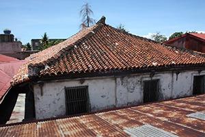 Saving the roof of the oldest house in the Philippines, Jesuit House built in 1730 / フィリピン最古の家の屋根を保護：1730年に建てられたJesuit Houseの画像