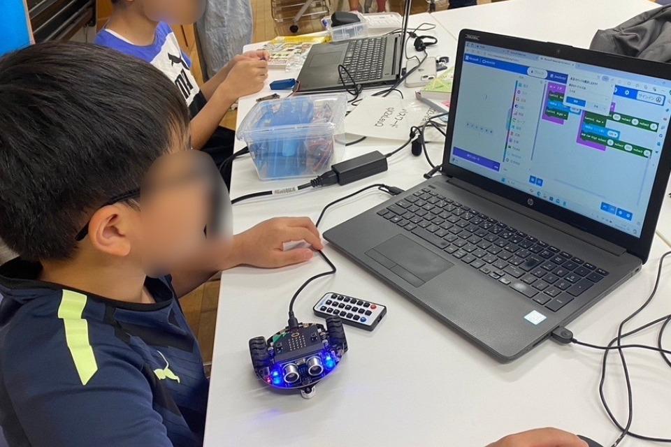 子どもプログラミングーCoderDojo南風原のメインビジュアル