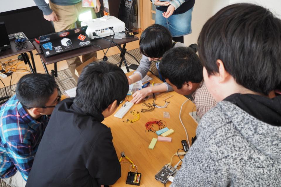カコタムラボ(科学実験系の学習会)のメインビジュアル