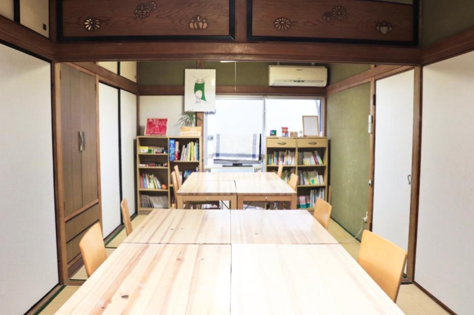 何らかの理由で学校に行かない行けない子どもたちの居場所づくりのメインビジュアル