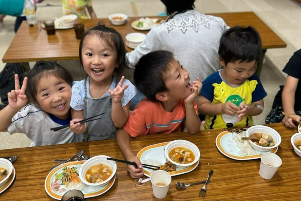 もぐもぐこども食堂・みんなの居場所のメインビジュアル