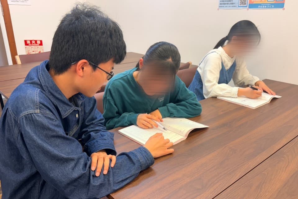 学習支援事業〈すべての子供達に学びの機会を届ける〉のメインビジュアル
