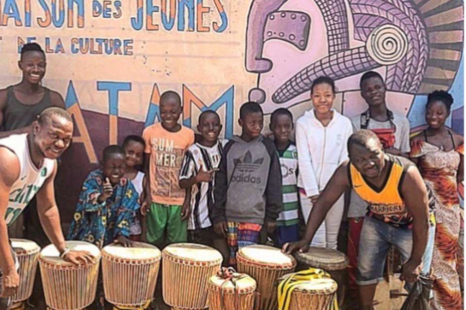 ギニア支部/イヌワリアフリカ　協働事業　子ども達の舞踊団『BOKA SENIOR』継続支援のメインビジュアル