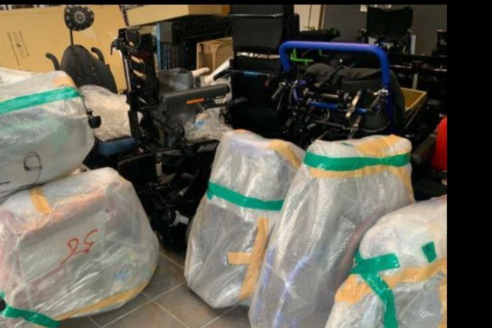 イランの障害者に日本から福祉機器を届ける事業のメインビジュアル