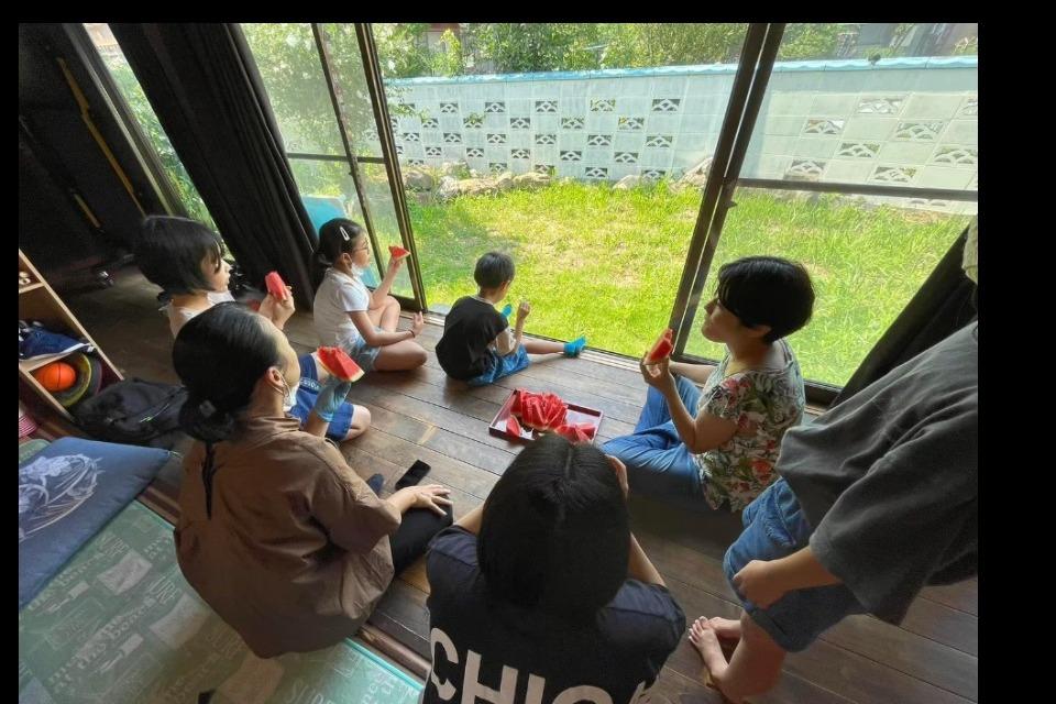 フリースクール 虹の学び舎のメインビジュアル