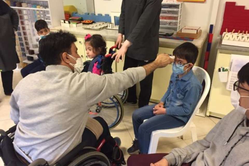 イランの障害児デイサービス「アフターブ」支援活動のメインビジュアル