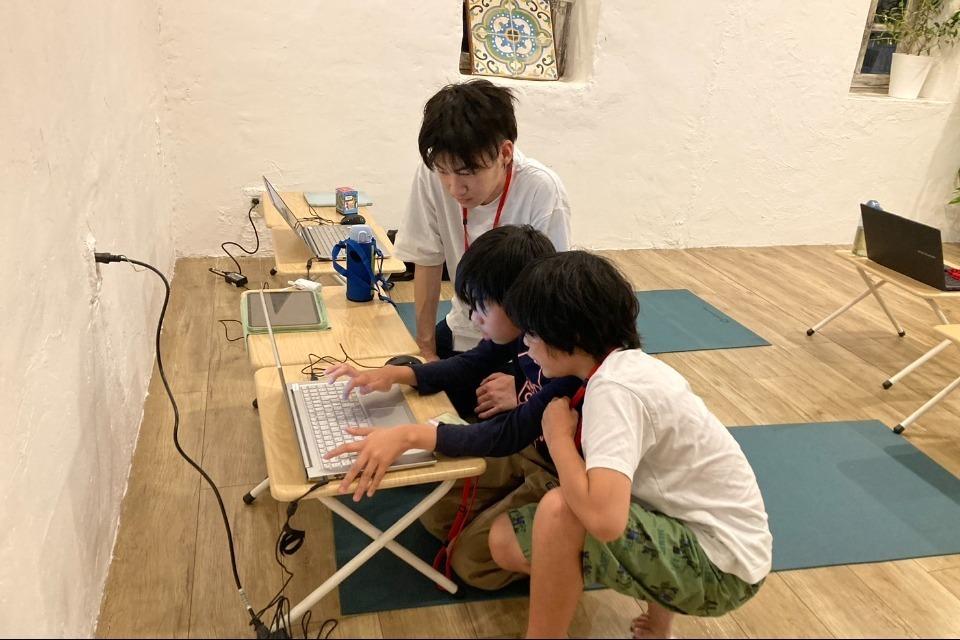 マインクラフト研究所|子どもと若者の探究の場を育てるプロジェクトのメインビジュアル