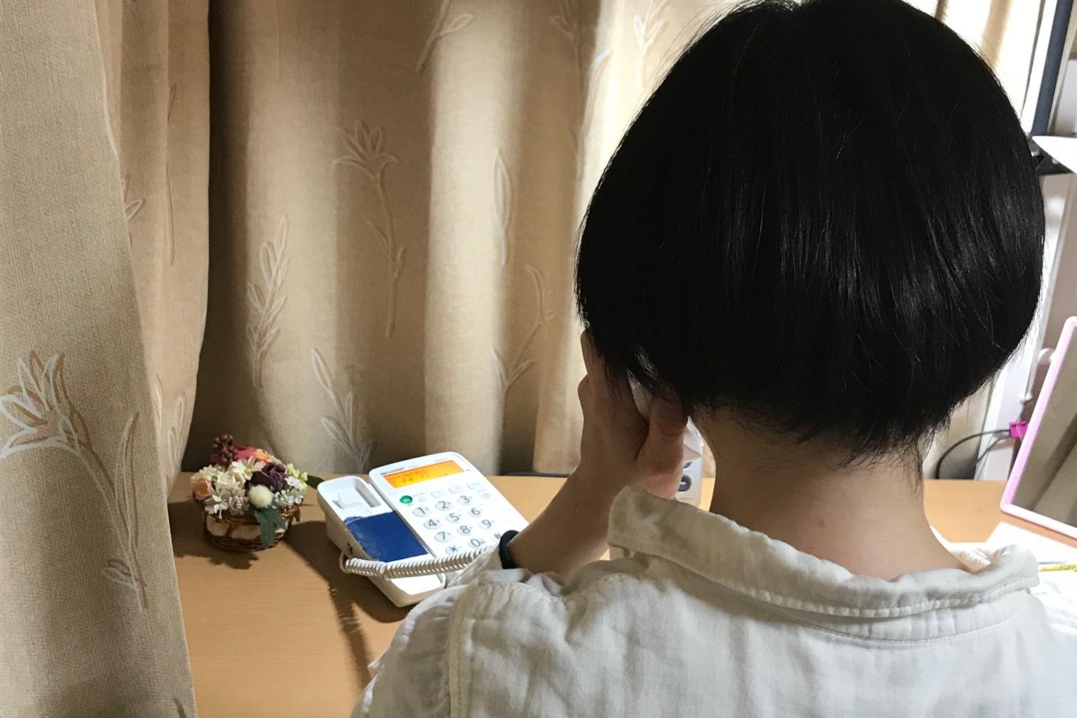 5人の子どもが25分間、電話をかけられます Image