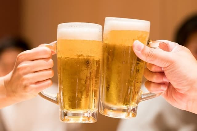 ビール8杯分おごる!の画像