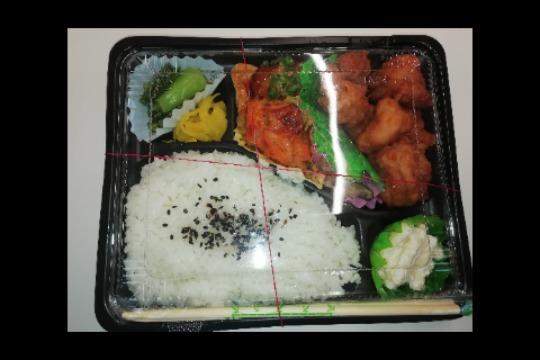 温かいお弁当の画像