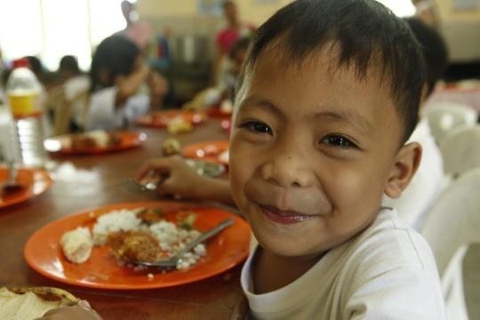 子ども1人の一週間分の食費相当分の画像
