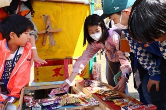 フェスを盛り上げる駄菓子屋を開きたいの画像