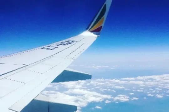 12人の支援で、普及活動を行うための航空券が買えます Image