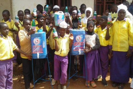 小学校で専門家3名による手洗い指導4日分に相当します。の画像