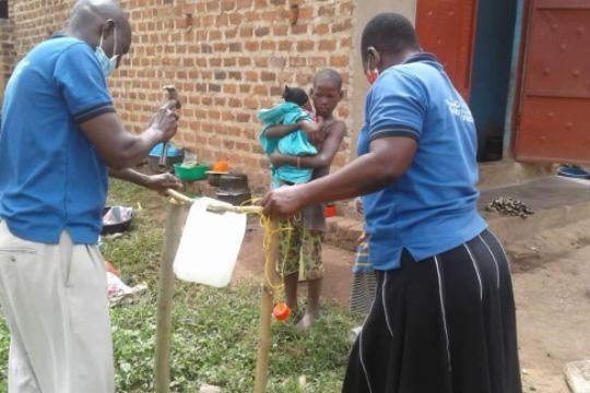 小学校で専門家3名による手洗い指導4日分に相当します。の画像