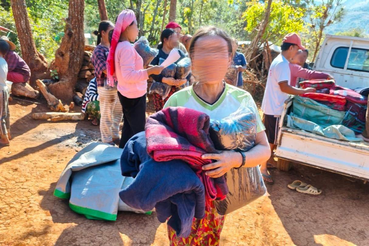 【被災地・国内避難】防空壕の築造、食糧支援、教育支援の画像