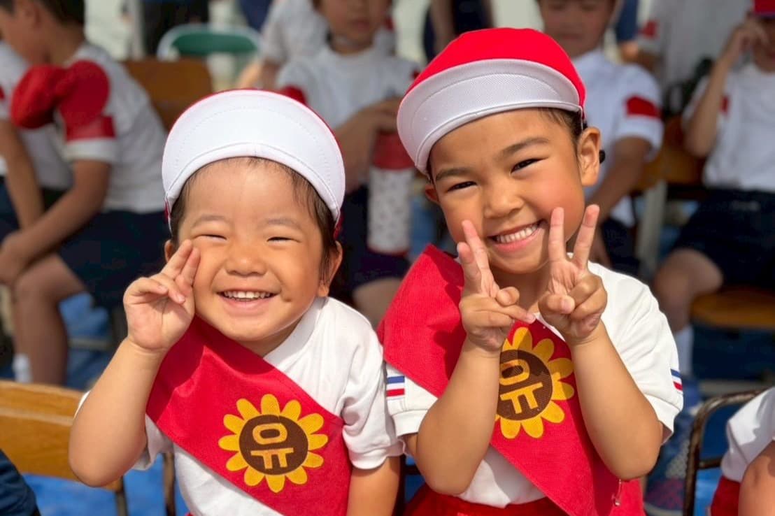 【継続寄付9人】で、子どもたちが安心して学校生活を送るための保健室の薬品整備、または本と出会い、言葉や想像力を広げるための図書購入を行うことができます。の画像