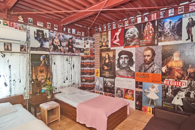 森村泰昌✖️坂下範征 Our sweet home の部屋に泊まったつもりで Image