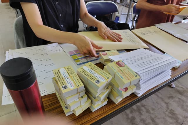 子どもたちに届けるカードが500枚作れますの画像