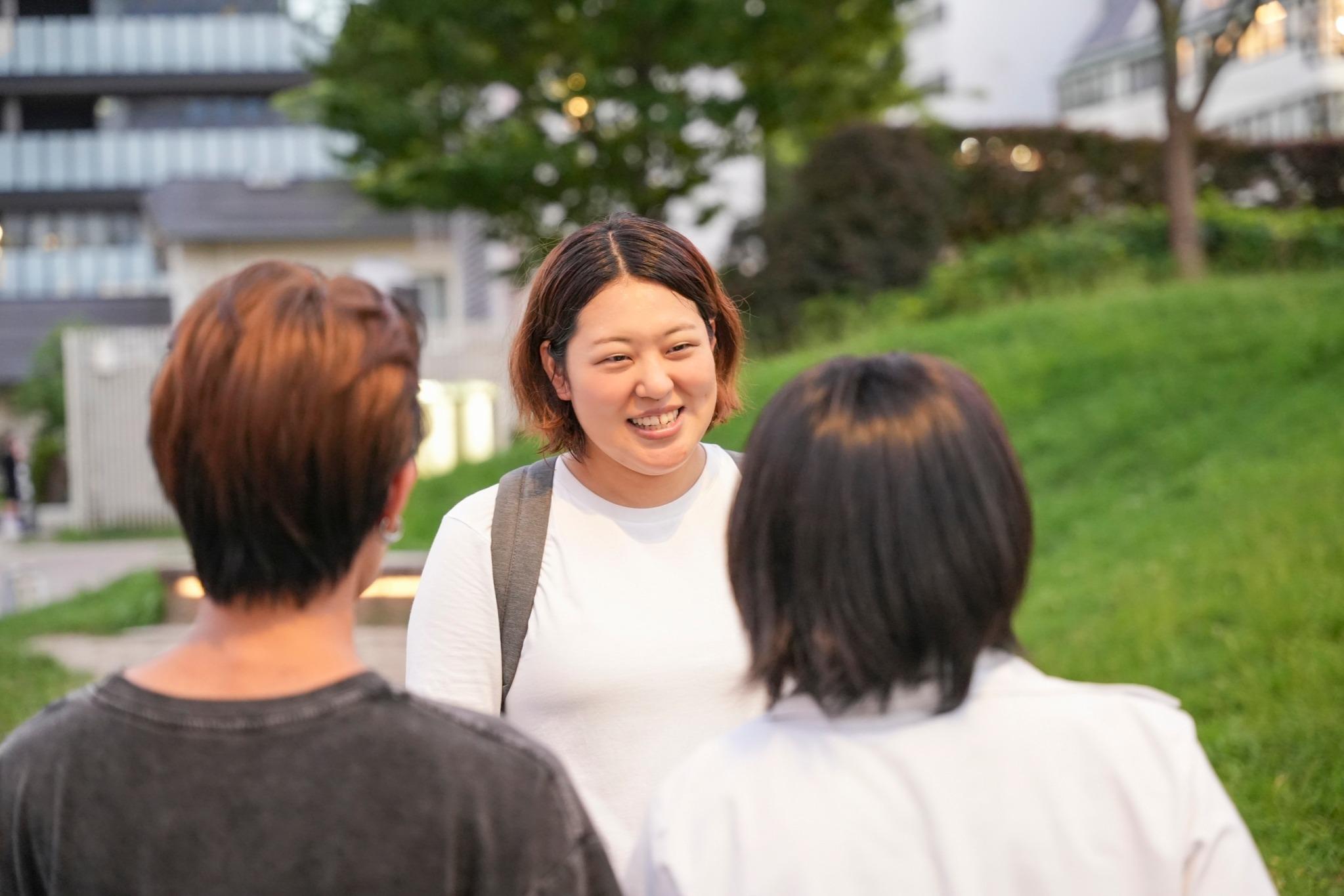 10人の10代へ夜回りの時にお菓子と相談カードを配れますの画像