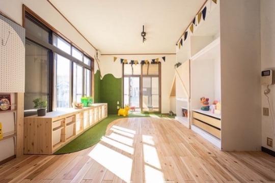 地域から孤立している子どもたちを迎えにいくための送迎費 Image