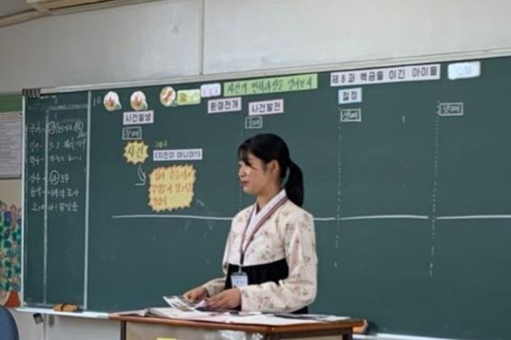 継続寄付10人で、教育実習生1名の受け入れが可能となり子どもたちに新しい学びの機会を作ることができますの画像