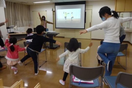 踊りながら自然に身体のバランスを整える配信動画コンテンツ制作に、ご支援ください。 Image