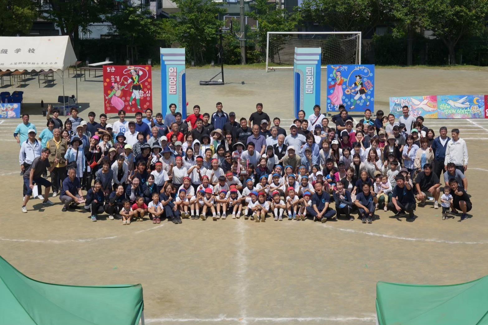 継続寄付10人で、子ども達にとって一番大事な人的環境である先生(講師含む)の教育活動・生活を1人分サポートすることができますの画像