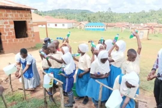 子どもたちに笑顔を届ける!の画像