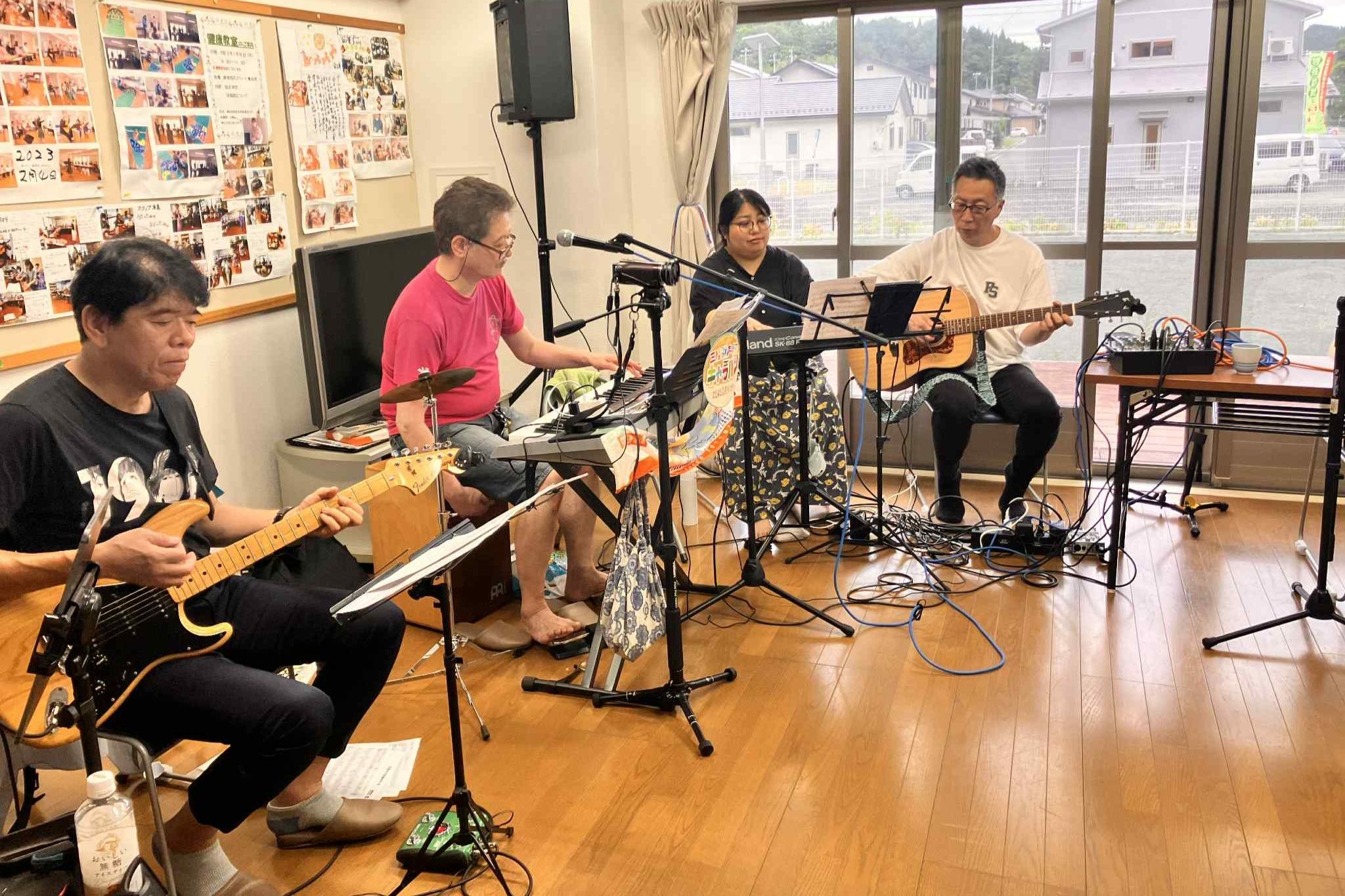 キャラバン隊4人が音響機材一式と共に1日活動できます。の画像