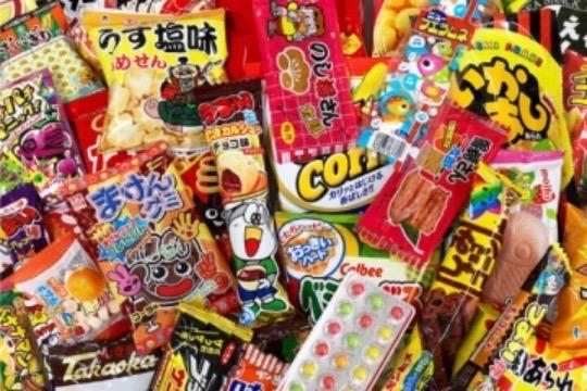 カンボジアの孤児院の子どもたちへ日本の駄菓子と文房具のお土産代の画像