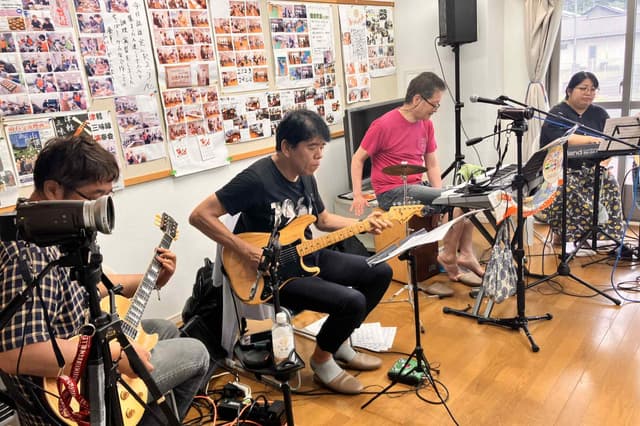 キャラバン隊4人が音響機材一式と共に1日活動できます。の画像