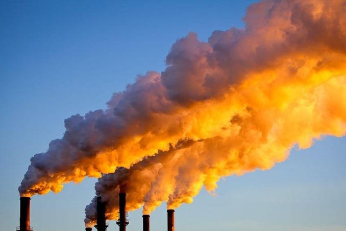 大気中のCO2が過去最悪のペースで増加!地球温暖化のブレーキが壊れ始めている【脱炭素グリーンサンタ・キャンペーン】のメインビジュアル